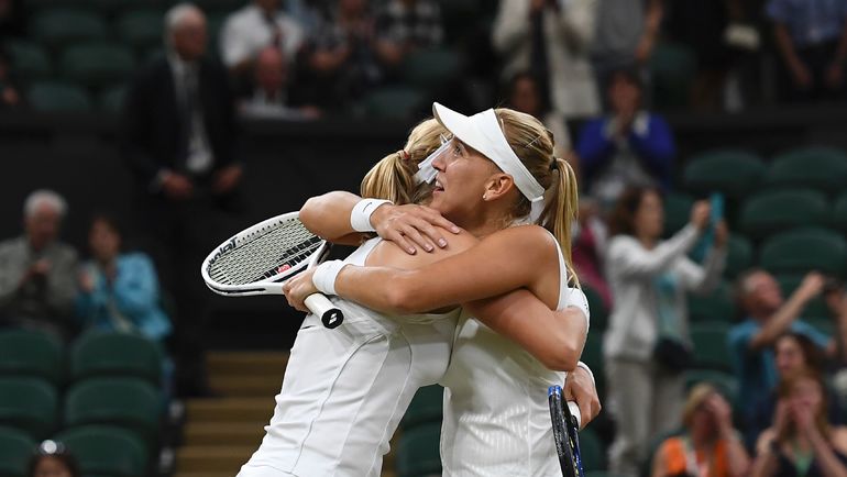 Екатерина МАКАРОВА (слева) и Елена ВЕСНИНА выиграли Уимблдон. Фото AFP Екатерина МАКАРОВА (слева) и Елена ВЕСНИНА выиграли Уимблдон. Фото AFP