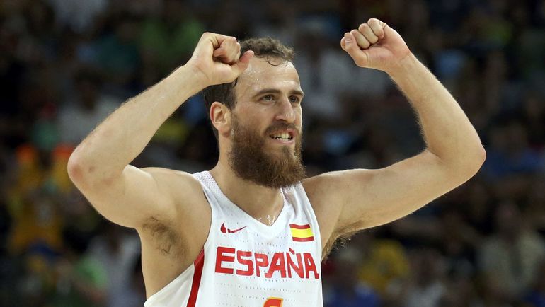 Серхио РОДРИГЕС в составе сборной Испании. Фото REUTERS Серхио РОДРИГЕС в составе сборной Испании. Фото REUTERS