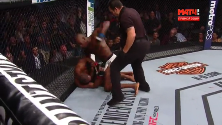 Восстановиться после хай-кика у КОРМЬЕ времени не было совсем. Восстановиться после хай-кика у КОРМЬЕ времени не было совсем.