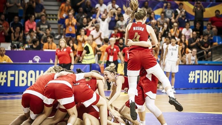 Эмоции россиянок после победы. Фото FIBA Эмоции россиянок после победы. Фото FIBA