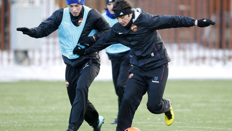 2010 год. Урош ЧОСИЧ (слева) против Алана ДЗАГОЕВА на тренировке ЦСКА. Фото Алексей ИВАНОВ 2010 год. Урош ЧОСИЧ (слева) против Алана ДЗАГОЕВА на тренировке ЦСКА. Фото Алексей ИВАНОВ