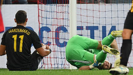 Сегодня. Москва. ЦСКА - АЕК - 1:0. 90+1-я минута. Травма Игоря АКИНФЕЕВА.