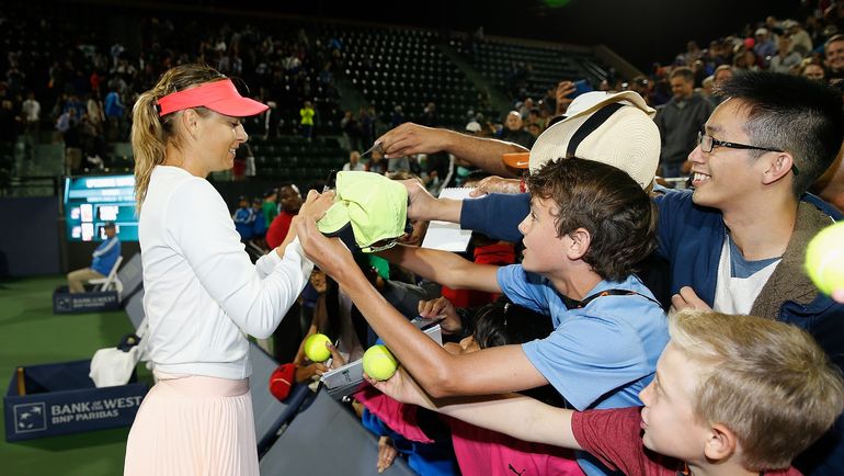 Мария ШАРАПОВА была тронута теплым приемом болельщиков в Калифорнии. Фото USA TODAY Sports Мария ШАРАПОВА была тронута теплым приемом болельщиков в Калифорнии. Фото USA TODAY Sports