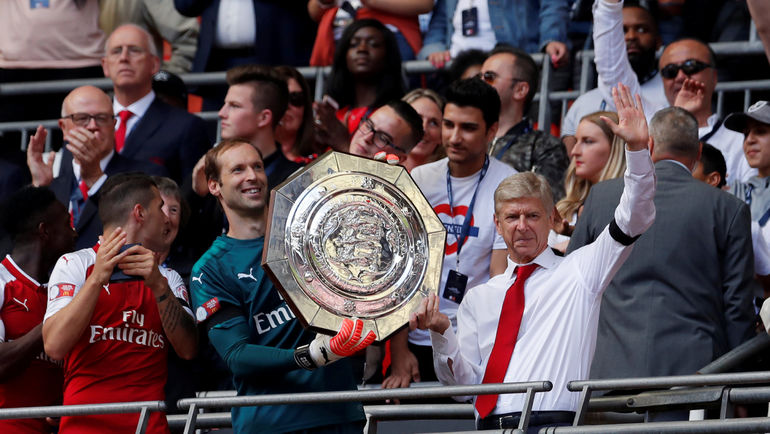 Арсен ВЕНГЕР (справа) уже успел выиграть Суперкубок Англии. Фото REUTERS Арсен ВЕНГЕР (справа) уже успел выиграть Суперкубок Англии. Фото REUTERS