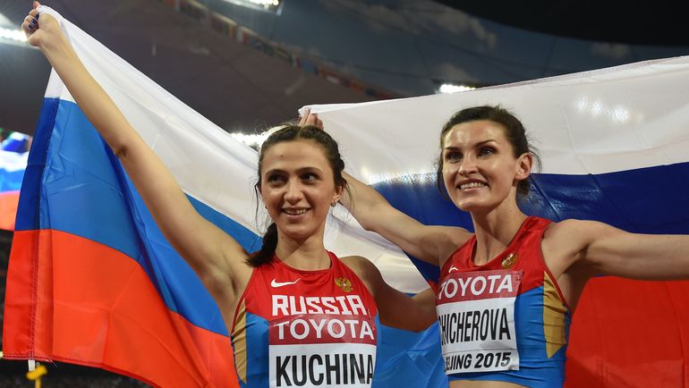 Мария КУЧИНА (слева) и Анна ЧИЧЕРОВА в Пекине-2015. Фото AFP Мария КУЧИНА (слева) и Анна ЧИЧЕРОВА в Пекине-2015. Фото AFP