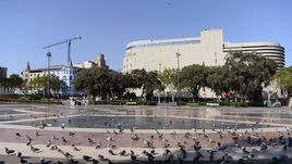 Площадь Каталонии, от которой к морю идет бульвар Ла Рамбла, после теракта.