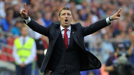 Массимо КАРРЕРА в новом сезоне отвлекается от футбола на противостояние внутри клуба.