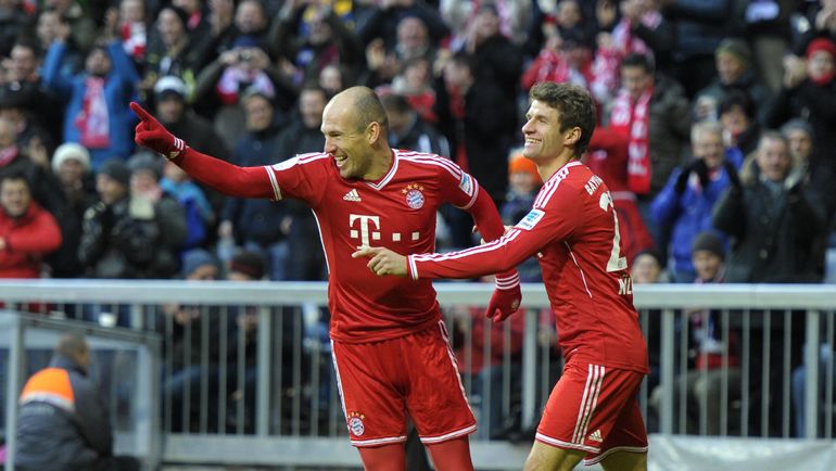 Арьен РОББЕН (слева) и Томас МЮЛЛЕР. Фото AFP Арьен РОББЕН (слева) и Томас МЮЛЛЕР. Фото AFP