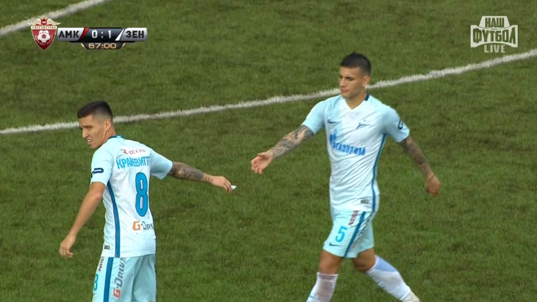 Как Матиас Краневиттер передал записку Леандро Паредесу. Как Матиас Краневиттер передал записку Леандро Паредесу.