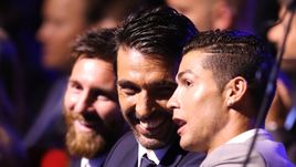 Вчера. Монако. Лионель МЕССИ, Джанлуиджи БУФФОН и КРИШТИАНУ РОНАЛДУ (слева направо).