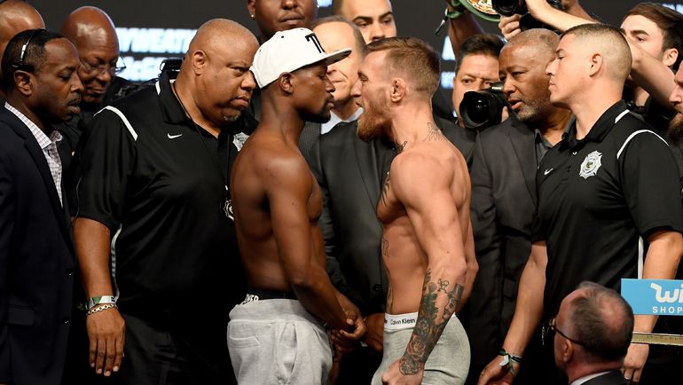 Кто является фаворитом в поединке Флойда МЕЙВЕЗЕРА (слева) и Конора МАКГРЕГОРА? Фото AFP Кто является фаворитом в поединке Флойда МЕЙВЕЗЕРА (слева) и Конора МАКГРЕГОРА? Фото AFP