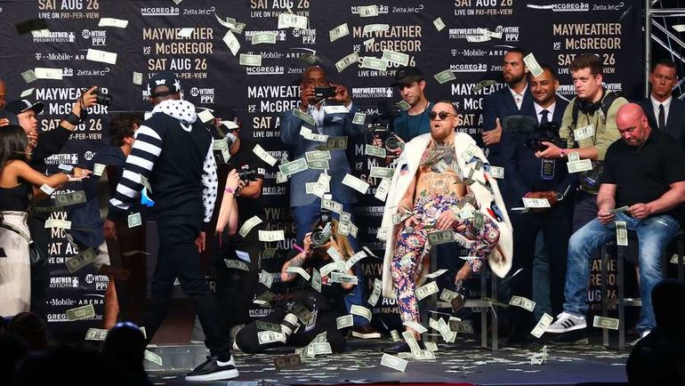 Флойд МЕЙВЕЗЕР (слева) и Конор МАКГРЕГОР. Фото AFP Флойд МЕЙВЕЗЕР (слева) и Конор МАКГРЕГОР. Фото AFP