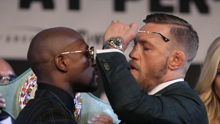 Флойд МЕЙВЕЗЕР (слева) и Конор МАКГРЕГОР. Фото AFP Флойд МЕЙВЕЗЕР (слева) и Конор МАКГРЕГОР. Фото AFP