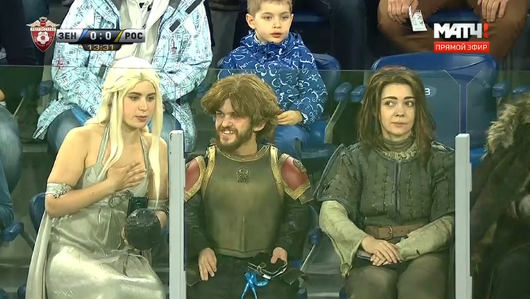 Двойники Дейенерис Таргариен, Тириона Ланнистера и Арьи Старк. Двойники Дейенерис Таргариен, Тириона Ланнистера и Арьи Старк.