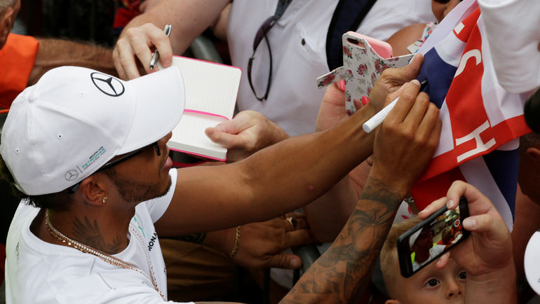 Вчера. Монца. Льюис ХЭМИЛТОН. Фото REUTERS Вчера. Монца. Льюис ХЭМИЛТОН. Фото REUTERS