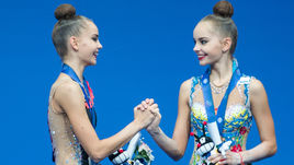 Дина АВЕРИНА (слева) и Арина АВЕРИНА.