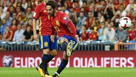 Вчера. Мадрид. Испания - Италия - 3:0. 14-я минута. ИСКО (№22) открывает счет.