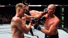 Сегодня. Роттердам. Александр ВОЛКОВ (слева) победил Стефана СТРУВЕ.