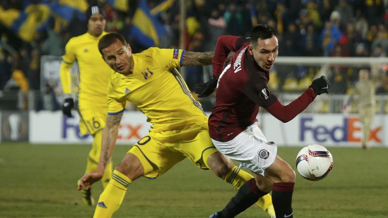 Вячеслав КАРАВАЕВ (справа). Фото REUTERS Вячеслав КАРАВАЕВ (справа). Фото REUTERS