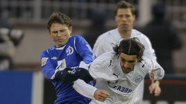 16 ноября 2008 года. Санкт-Петербург. "Зенит" - "Динамо" - 1:1. Игорь СЕМШОВ (слева) против ДАННИ.