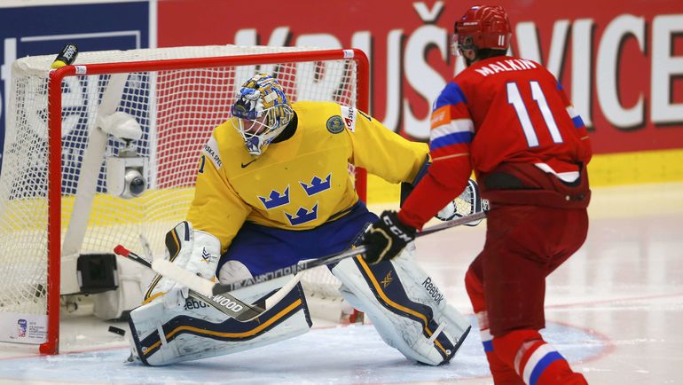 2015 год. Юнас ЭНРОТ против Евгения МАЛКИНА. Фото AFP 2015 год. Юнас ЭНРОТ против Евгения МАЛКИНА. Фото AFP