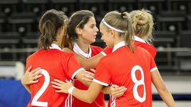 Россия начала с девяти голов в гостях