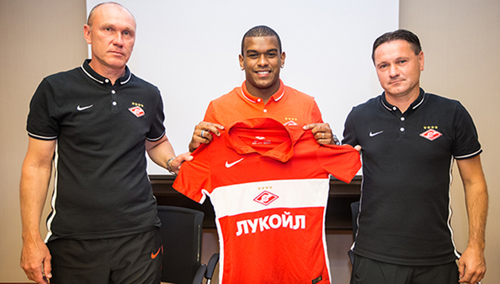 Сергей РОДИОНОВ, ФЕРНАНДО и Дмитрий АЛЕНИЧЕВ. Фото spartak.com Сергей РОДИОНОВ, ФЕРНАНДО и Дмитрий АЛЕНИЧЕВ. Фото spartak.com