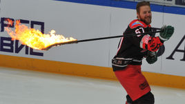 Линус УМАРК.