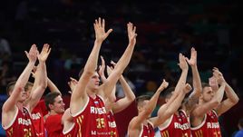 Среда. Стамбул. Греция - Россия - 69:74. Сборная России празднует выход в полуфинал.