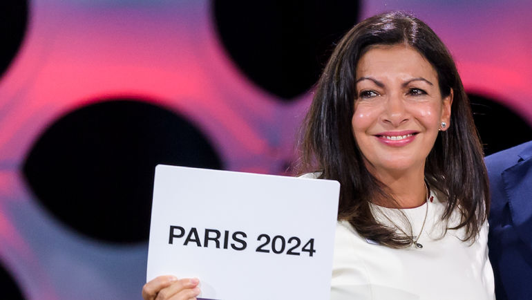 Мэр Парижа Анн ИДАЛЬГО. Фото AFP Мэр Парижа Анн ИДАЛЬГО. Фото AFP