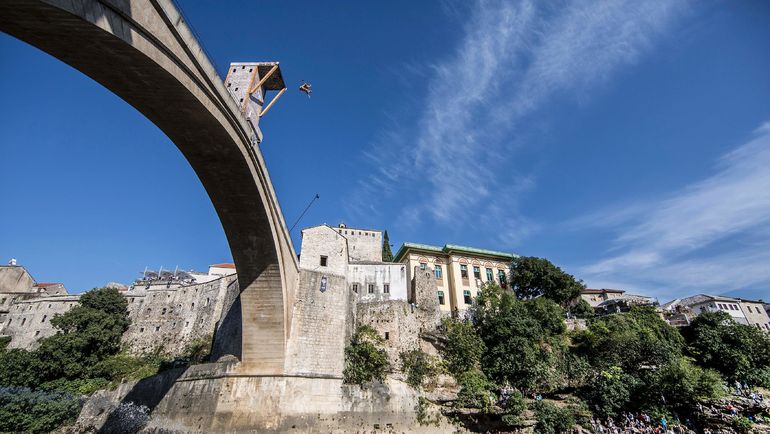 Гэри ХАНТ в Мостаре. Фото AFP Гэри ХАНТ в Мостаре. Фото AFP