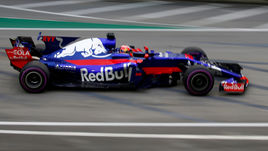 Гонка в Сингапуре резко изменила ситуацию в борьбе за чемпионский титул и столь же резко ухудшила шансы Даниила КВЯТА остаться в "королевской серии" на следующий сезон.