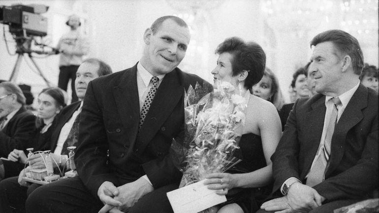 1994 год. Александр КАРЕЛИН и Елена ВАЙЦЕХОВСКАЯ. Фото Дмитрий СОЛНЦЕВ 1994 год. Александр КАРЕЛИН и Елена ВАЙЦЕХОВСКАЯ. Фото Дмитрий СОЛНЦЕВ