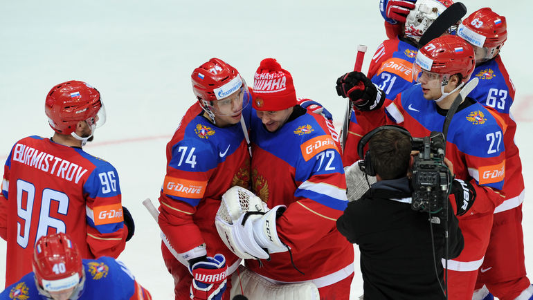 Сергей БОБРОВСКИЙ (№72) и Артемий ПАНАРИН (№22) в сборной России. Фото Алексей ИВАНОВ Сергей БОБРОВСКИЙ (№72) и Артемий ПАНАРИН (№22) в сборной России. Фото Алексей ИВАНОВ