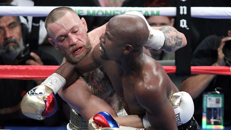 27 августа. Лас-Вегас. Коннор МАКГРЕГОР против Флойда МЕЙВЕЗЕРА. Фото AFP 27 августа. Лас-Вегас. Коннор МАКГРЕГОР против Флойда МЕЙВЕЗЕРА. Фото AFP