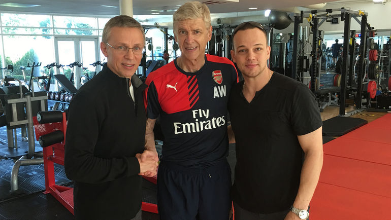 Игорь ЛАРИОНОВ и Арсен ВЕНГЕР. Фото из архива Игоря ЛАРИОНОВА Игорь ЛАРИОНОВ и Арсен ВЕНГЕР. Фото из архива Игоря ЛАРИОНОВА