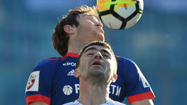 Сегодня. Химки. "Динамо" - ЦСКА - 0:0. Столкновение МАРИУ ФЕРНАНДЕСА и Антона СОСНИНА.