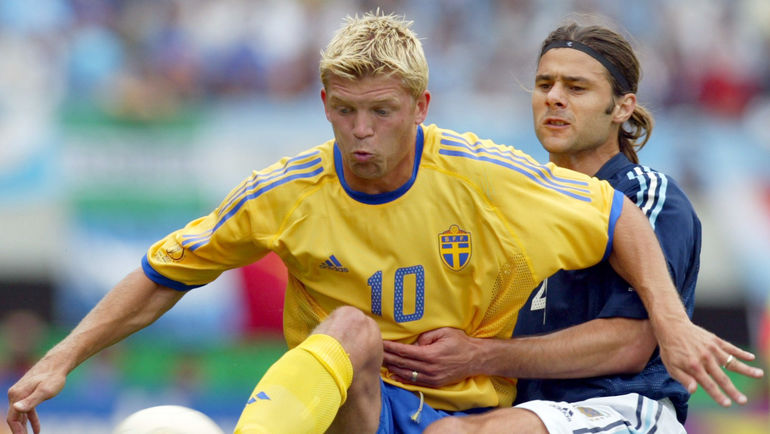 Маурисио ПОКЕТТИНО (справа) в составе сборной Аргентины на ЧМ-2002. Фото REUTERS Маурисио ПОКЕТТИНО (справа) в составе сборной Аргентины на ЧМ-2002. Фото REUTERS