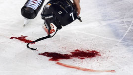 Сегодня. Магнитогорск. "Металлург" Мг - "Ак Барс" - 1:2. Шлем Александра Будкина.