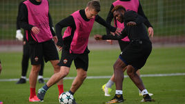 Вчера. Москва. Армейцы готовятся к встрече с "МЮ".