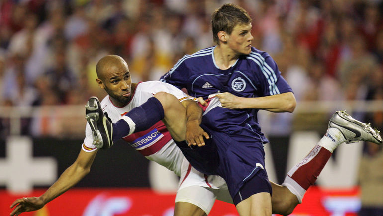 Мартин ШКРТЕЛ (справа) и Фредерик КАНУТЕ. Фото REUTERS Мартин ШКРТЕЛ (справа) и Фредерик КАНУТЕ. Фото REUTERS