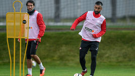 Сегодня. Тарасовка. Александр САМЕДОВ (справа) на тренировке "Спартака".