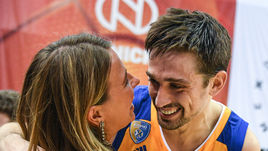 Четверг. Москва. ЦСКА - "Химки" - 77:84. Алексей ШВЕД после победы над армейцами в финале Кубка Гомельского.