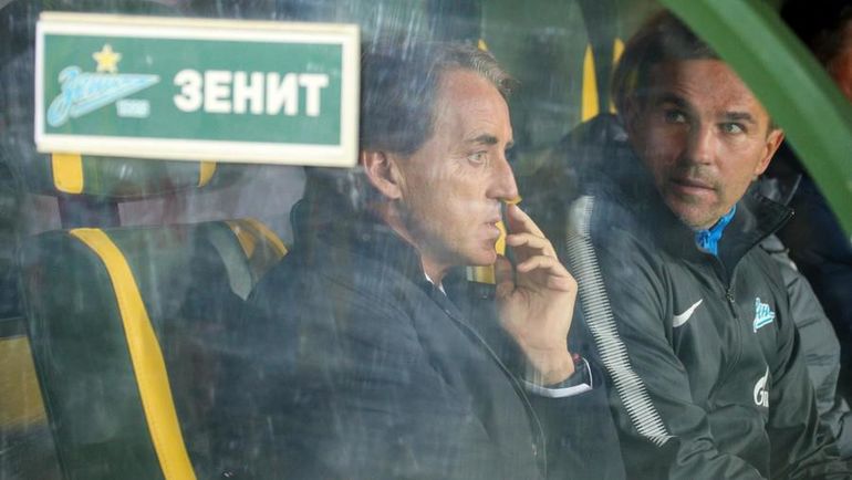 Роберто МАНЧИНИ и Игорь СИМУТЕНКОВ. Фото ФК Зенит Роберто МАНЧИНИ и Игорь СИМУТЕНКОВ. Фото ФК Зенит