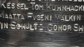 Чемпионская гравировка "Питтсбурга" на Кубке Стэнли.