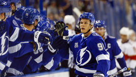 Суббота. Майами. "Флорида" - "Тампа-Бэй" - 5:4. Владислав НАМЕСТНИКОВ (№90) снова поразил ворота противника.