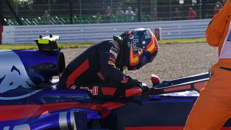 Карлос САЙНС - один из тех, кому не удалось финишировать. Фото AFP Карлос САЙНС - один из тех, кому не удалось финишировать. Фото AFP