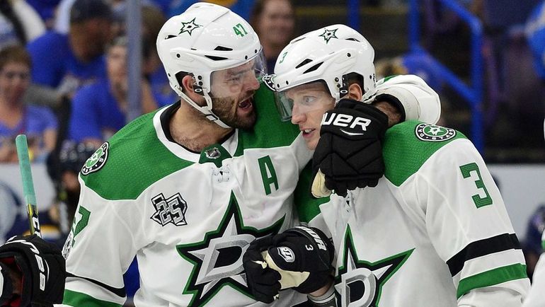 Александр РАДУЛОВ (слева) и Джон КЛИНГБЕРГ. Фото USA TODAY Sports Александр РАДУЛОВ (слева) и Джон КЛИНГБЕРГ. Фото USA TODAY Sports