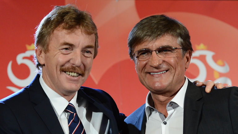 Легенда польской сборной Збигнев БОНЕК (слева) и нынешний главный тренер команды Адам НАВАЛКА. Фото AFP Легенда польской сборной Збигнев БОНЕК (слева) и нынешний главный тренер команды Адам НАВАЛКА. Фото AFP