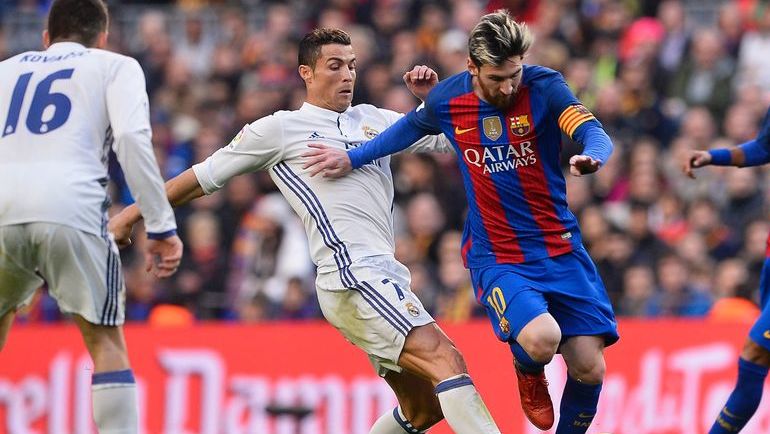 КРИШТИАНУ РОНАЛДУ (слева) и Лионель Месси. Фото AFP КРИШТИАНУ РОНАЛДУ (слева) и Лионель Месси. Фото AFP